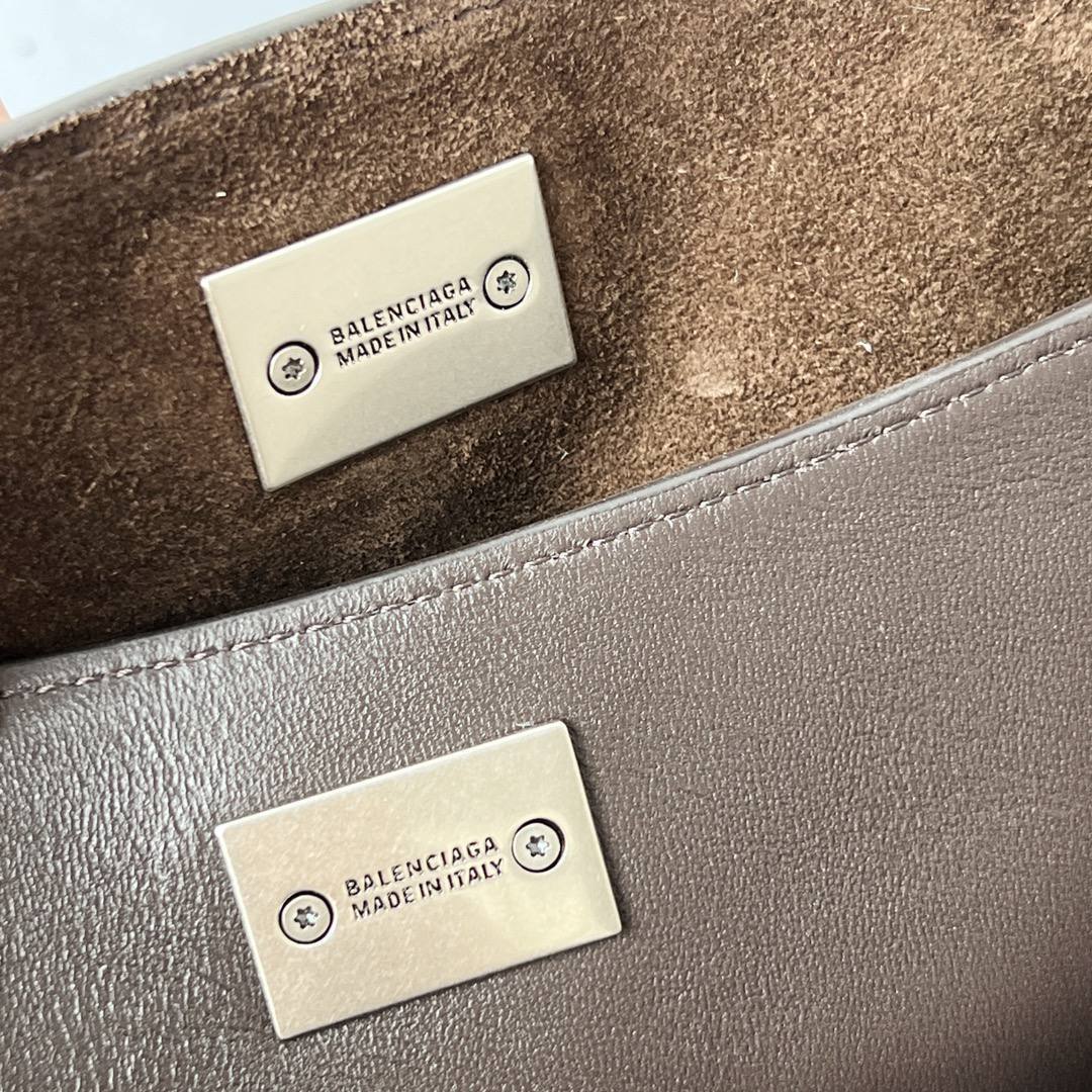 Сумка Balenciaga Rodeo 9