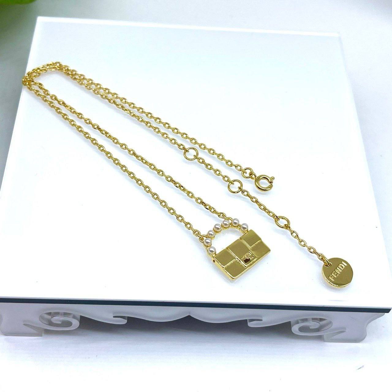 Колье Fendi 3