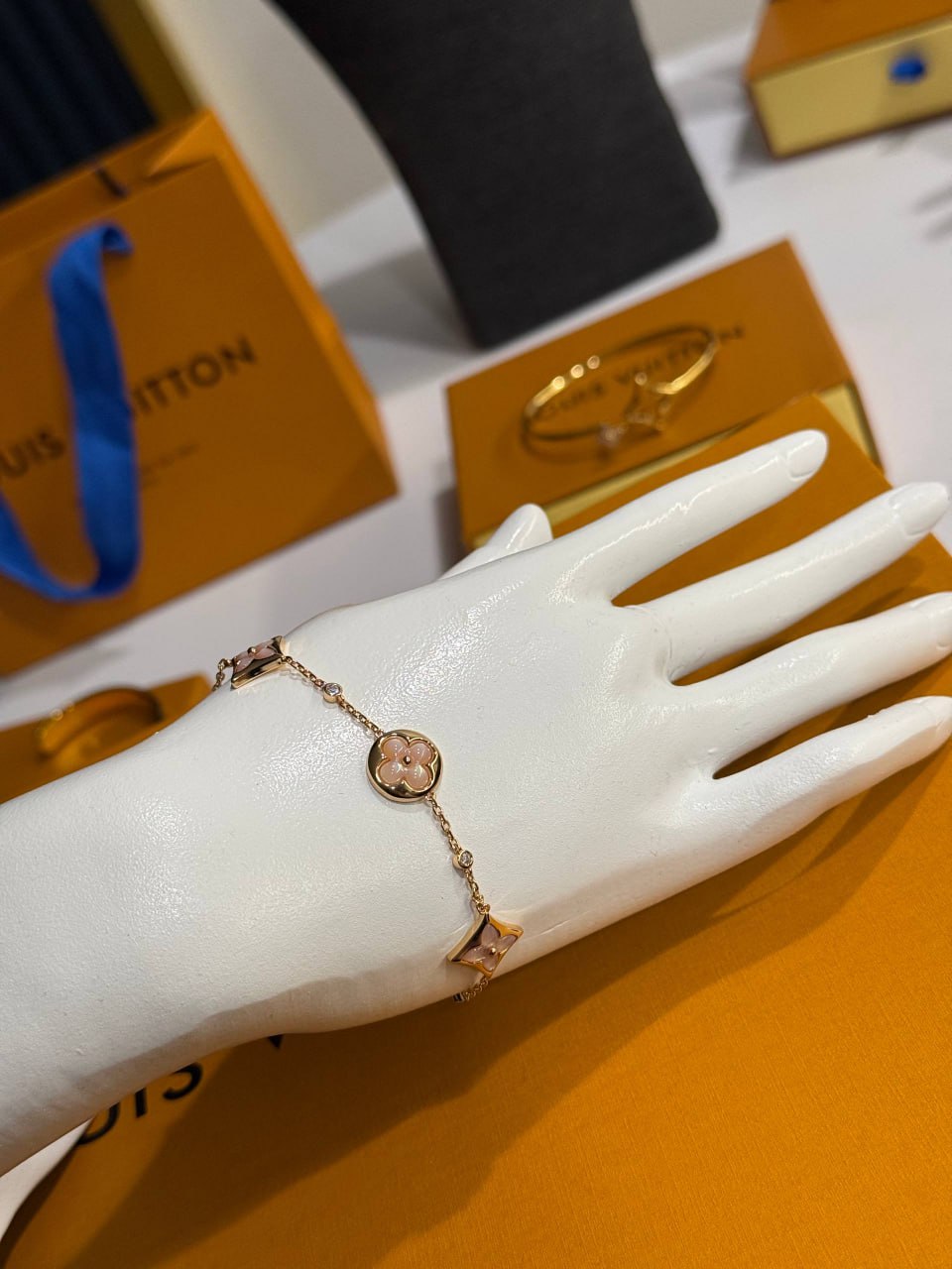 Браслет Louis Vuitton 8