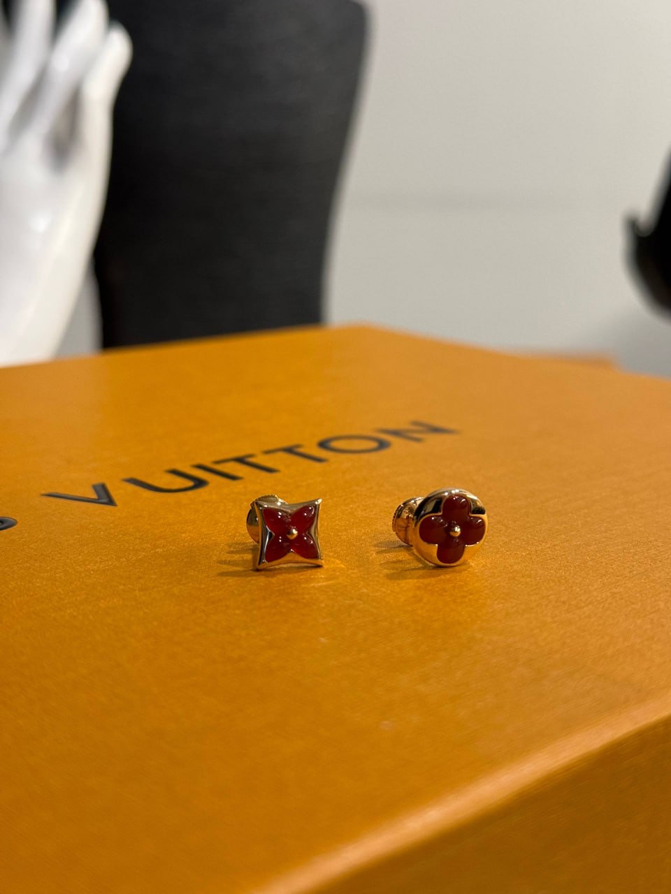 Серьги Louis Vuitton 6