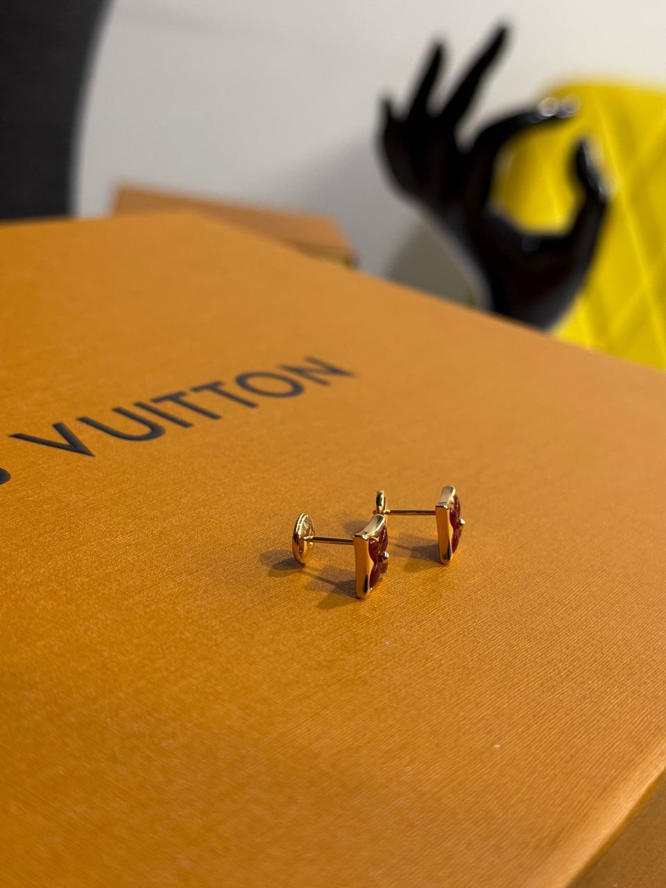 Серьги Louis Vuitton 8