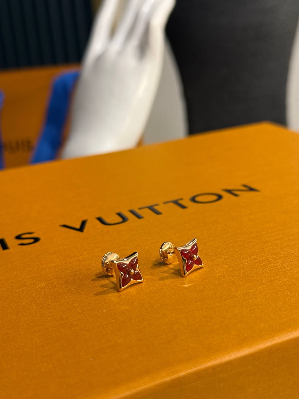 Серьги Louis Vuitton 9