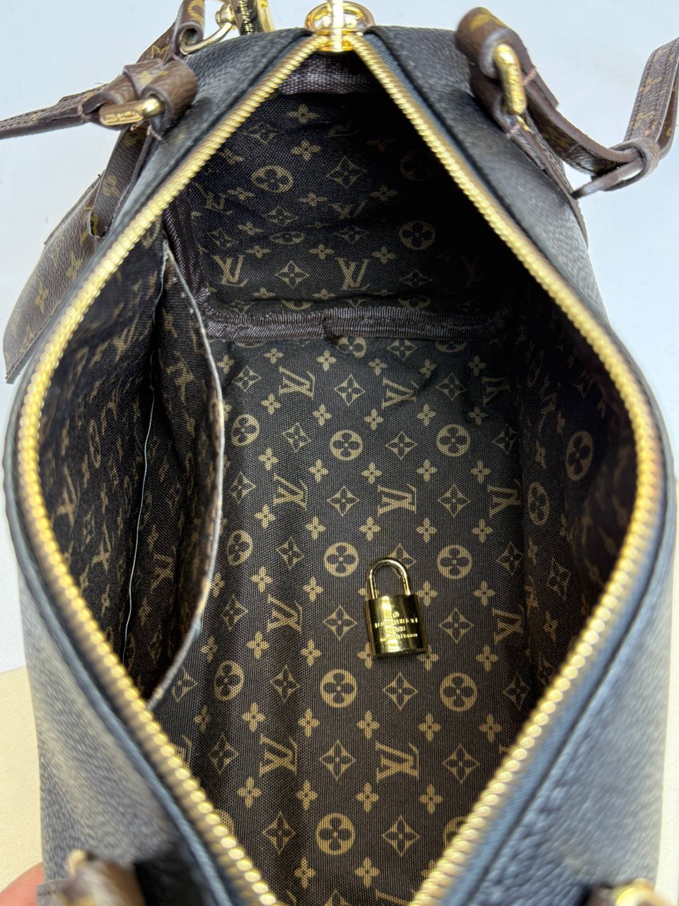 Сумка Louis Vuitton 8