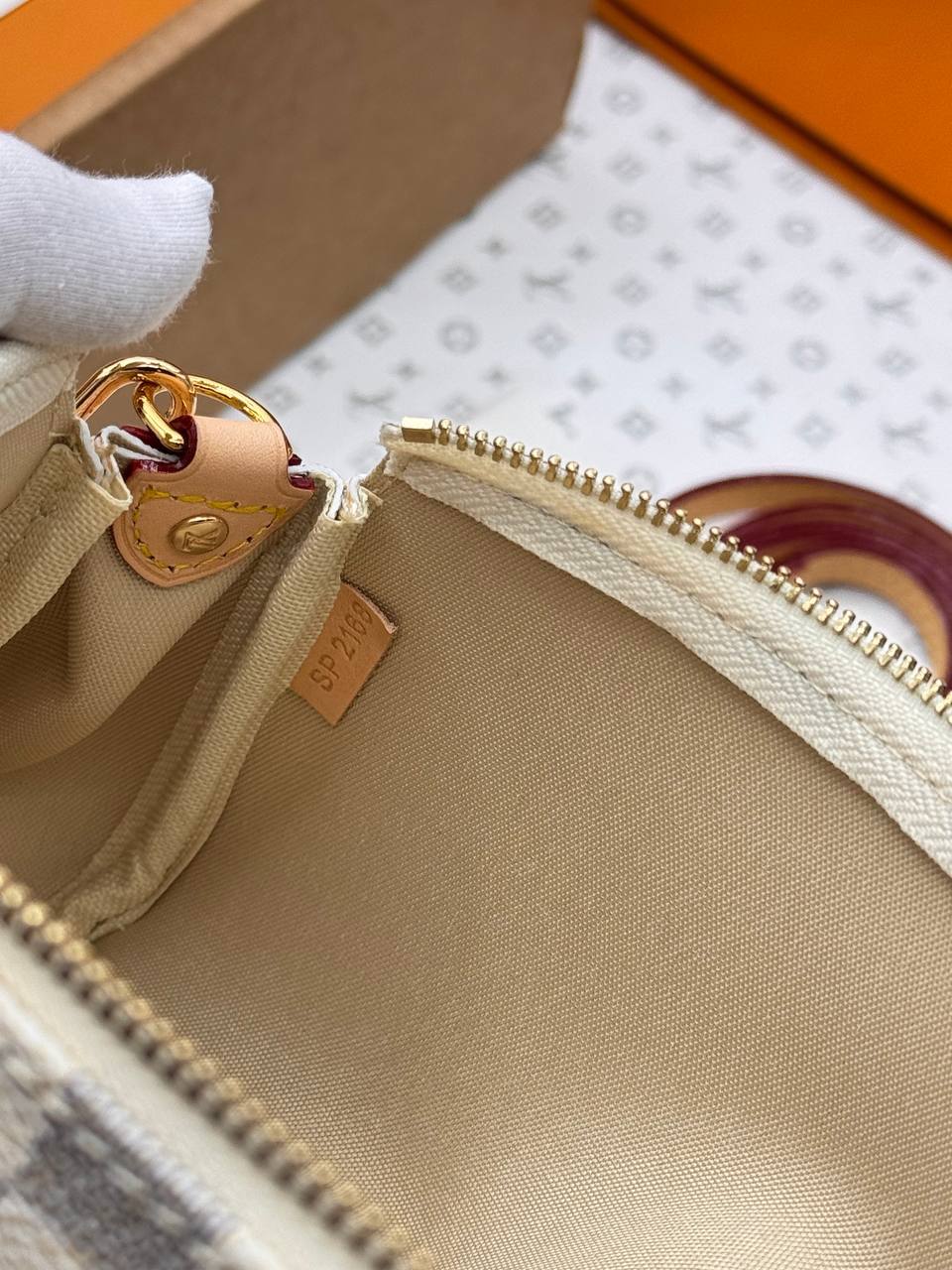 Сумка Louis Vuitton 10